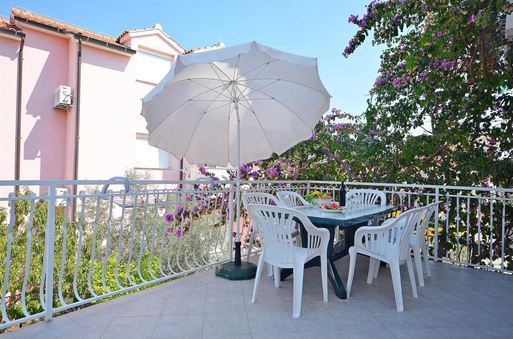 Apartments Sime Vodice Exterior photo